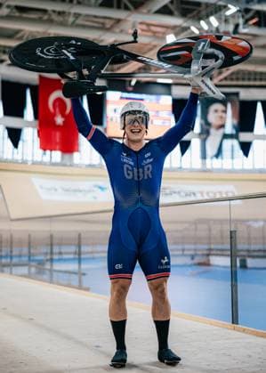 Men Elite 200m Flying Start Record Attempt Picture by Alex Whitehead SWpix.com - 15 08 2025 - Track cycling, Rad, Radsport, Bahnrad, Bahn - Men Elite 200m Flying Start Record Attempt - Konya Velodrome, Konya, Türkiye - Matthew Richardson of Great Britain celebrates after setting a world record breaking time of 8.857sec in the UCI Men Elite 200m Flying Start record attempt, bettering the world record he set 24 hours earlier. Konya Konya Velodrome Turkey Copyright: x xSWpix.comx(t axPhotographyxHubxLtd)xAlexxWhitehead SWpix.comx SWP-3030-0683