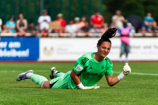 Maria Grohs 1, TW, FC Bayern Muenchen after conceding 0 1 DEU, FC Bayern Muenchen Women vs FC Zuerich Women, Soccer, Preparation, Season 2025 26.15 08 2025, DEU, FC Bayern Muenchen Women vs FC Zuerich Women, Soccer, Preparation, Season 2025 26.15 08 2025 Friedrichshafen Copyright: xEibner-Pressefoto FlorianxWolfx EP_FWF
