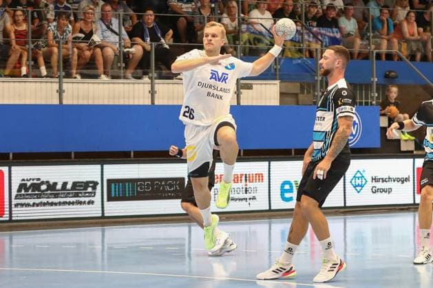 15 08 2025, xgox, Handball Wartburg Cup ThSV Eisenach Skanderborg Handbold emspor, v l Johan Hansen Skanderborg, 26 throws goal, goal scorer, scores goal, scores the goal Eisenach