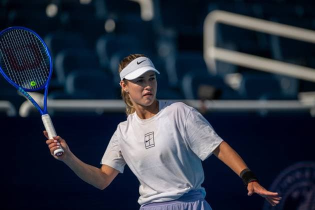 Cincinnati Open Quarterfinals: Anna Kalinskaya Morning Practice Session Anna Kalinskaya is seen on Center Court during her morning practice session prior to her quarterfinals match at the Cincinnati Open in Mason, Ohio, on August 15, 2025. Mason United States  Copyright: xJasonxWhitmanx originalFilename:whitman-cincinna250815_npon5.jpg