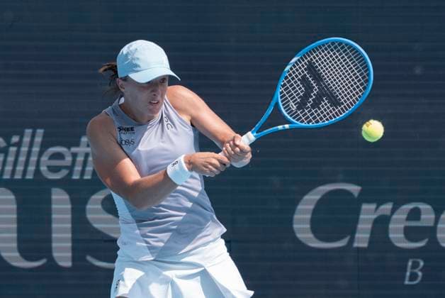 August 15, 2025: Anna Kalinskaya (RUS) loses to Iga Swiatek (POL) 6-3, 6-4, at the Cincinnati Open being played at Lindner Family Tennis Center in Mason, Ohio, {USA} Ã‚ Tennisclix Cal Media Mason USA - ZUMAc04_ 20250815_zma_c04_069 Copyright: xLesliexBillmanx