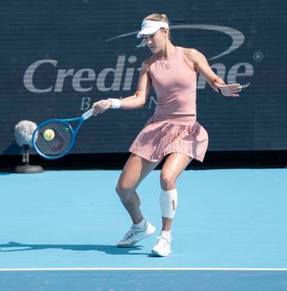 August 15, 2025: Anna Kalinskaya (RUS) loses to Iga Swiatek (POL) 6-3, 6-4, at the Cincinnati Open being played at Lindner Family Tennis Center in Mason, Ohio, {USA} Ã‚ Tennisclix Cal Media Mason USA - ZUMAc04_ 20250815_zma_c04_082 Copyright: xLesliexBillmanx