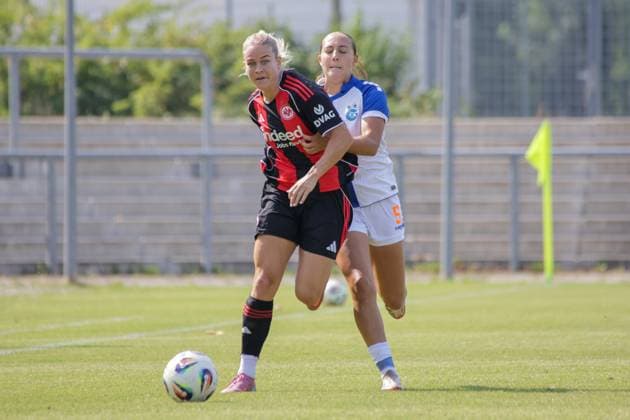 15 08 2025, xgrfx, Soccer Test Match , Eintracht Frankfurt Women Grasshopper Club Zurich v l Nadine Riesen Eintracht Frankfurt DFL DFB REGULATIONS PROHIBIT ANY USE OF PHOTOGRAPHS as IMAGE SEQUENCES and or QUASI VIDEO Stadion am Brentanobad