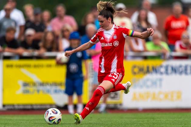Sarah Zadrazil 25, FC Bayern Muenchen DEU, FC Bayern Muenchen Women vs FC Zuerich Women, Soccer, Preparation, Season 2025 26.15 08 2025, DEU, FC Bayern Muenchen Women vs FC Zuerich Women, Soccer, Preparation, Season 2025 26.15 08 2025 Friedrichshafen Copyright: xEibner-Pressefoto FlorianxWolfx EP_FWF