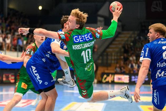 Daniel, Pettersson RA, SC Magdeburg, 10 , Frederik, Simak RL, TBV Lemgo Lippe, 8 GER, SC Magdeburg vs TBV Lemgo Lippe, Wartburg Cup Eisenach 2025, Handball, Season 2025 2026, 15 08 2025 GER, SC Magdeburg vs TBV Lemgo Lippe, Wartburg Cup Eisenach 2025, Handball, Season 2025 2026, 15 08 2025 Eisenach Copyright: xEibner-Pressefoto MartinxHerbstx EP_MHT