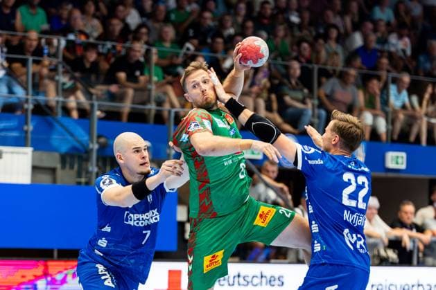 15 08 2025, GER, Handball, Men, Season 25 26, Wartburg Cup, TBV Lemgo Lippe SC Magdeburg Albin Lagergren SC Magdeburg e V Jan Mudrow TVB Lemgo Lippe Adam Nyfjaell TVB Lemgo Lippe 99817 Eisenach Werner Assmann Halle Am Sportp Thueringen Germany