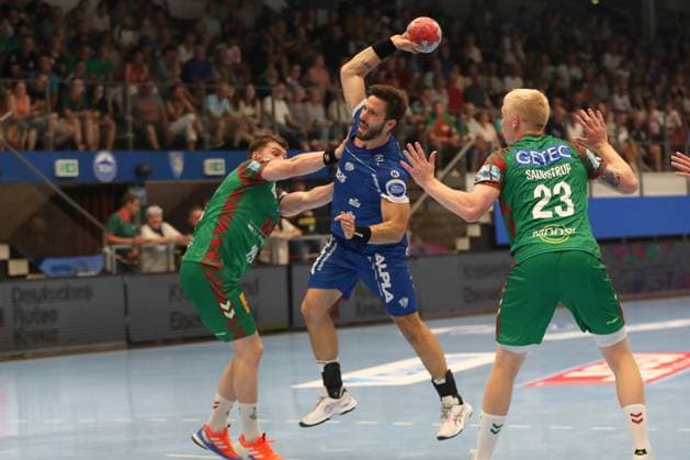 15 08 2025, xgox, Handball, Wartburg Cup, SC Magdeburg TBV Lemgo emspor v l Tim Suton Lemgo, 23 throws goal, Torschuetze, scores goal, Treffer, scores the goal Eisenach