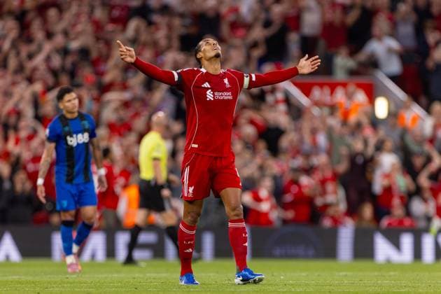Football - FA Premier League - Liverpool FC v AFC Bournemouth LIVERPOOL, ENGLAND - Friday, August 15, 2025: Liverpool s captain Virgil van Dijk celebrates as his side scores the first goal during the FA Premier League match between Liverpool FC and AFC Bournemouth at Anfield. (Photo by David Rawcliffe Propaganda) LIVERPOOL Anfield MERSEYSIDE ENGLAND  Copyright: xDavidxRawcliffex P2025-08-15-Liverpool_Bournemouth-41