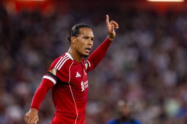 Football - FA Premier League - Liverpool FC v AFC Bournemouth LIVERPOOL, ENGLAND - Friday, August 15, 2025: Liverpool s captain Virgil van Dijk during the FA Premier League match between Liverpool FC and AFC Bournemouth at Anfield. (Photo by David Rawcliffe Propaganda) LIVERPOOL Anfield MERSEYSIDE ENGLAND  Copyright: xDavidxRawcliffex P2025-08-15-Liverpool_Bournemouth-49