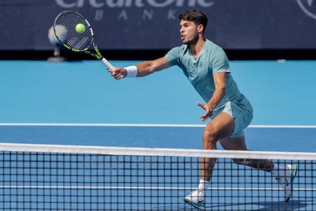 August 15, 2025, Mason, Ohio, U.S: Carlos Alcaraz (ESP) hits a forehand shot during FridayÃ¢â‚¬â ¢s quarterfinal round of the Cincinnati Open at the Lindner Family Tennis Center, Mason, Oh. Mason U.S - ZUMAs304 20250815_zaf_s304_120 Copyright: xScottxStuartx