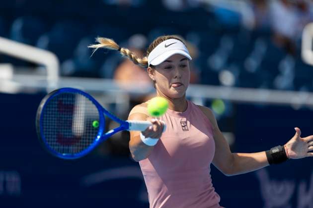 August 15, 2025, Mason, Ohio, USA: Mason, Ohio; Cincinnati Open Tennis Tournament - 2025 08 14 - Anna Kalinskaya plays a ball against opponent Iga Swiatek. - ZUMAPress Mason USA - ZUMAn24_ 20250815_zaf_n24_075 Copyright: xWallyxNellx