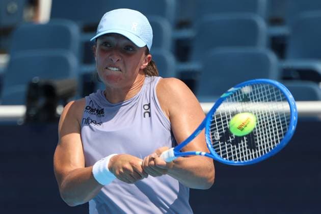 August 15, 2025, Mason, Ohio, United States: IGA SWIATEK of Poland during the match against A. Kalinskaya in the 1 4 final of the Cincinnati Open at the Lindner Family Tennis Center. Mason, Ohio. Swiatek won 6:3, 6:4. Mason United States - ZUMAc278 20250815_zsp_c278_028 Copyright: xMarcinxCholewinskix