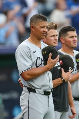 August 15, 2025: Chicago White Sox manager Will Venable (1) stands during the National Anthem before a game against the Kansas City Royals at Kauffman Stadium in Kansas City, MO. CSM Kansas City United States of America - ZUMAc04_ 20250815_zma_c04_124 Copyright: xDavidxSmithx
