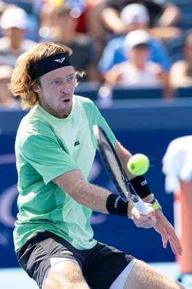 August 15, 2025, Mason, Ohio, USA: Mason, Ohio; Cincinnati Open Tennis Tournament - 2025 08 14 - Andrey Rublev plays a ball against opponent Carlos Alcaraz. - ZUMAPress Mason USA - ZUMAn24_ 20250815_zaf_n24_208 Copyright: xWallyxNellx