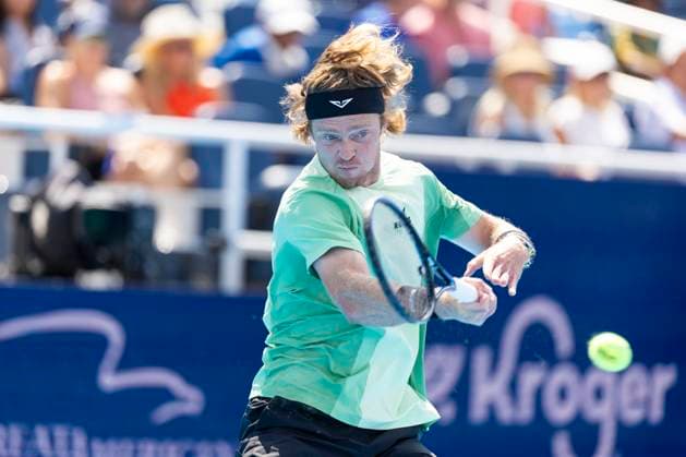 August 15, 2025, Mason, Ohio, USA: Mason, Ohio; Cincinnati Open Tennis Tournament - 2025 08 14 - Andrey Rublev plays a ball against opponent Carlos Alcaraz. - ZUMAPress Mason USA - ZUMAn24_ 20250815_zaf_n24_215 Copyright: xWallyxNellx
