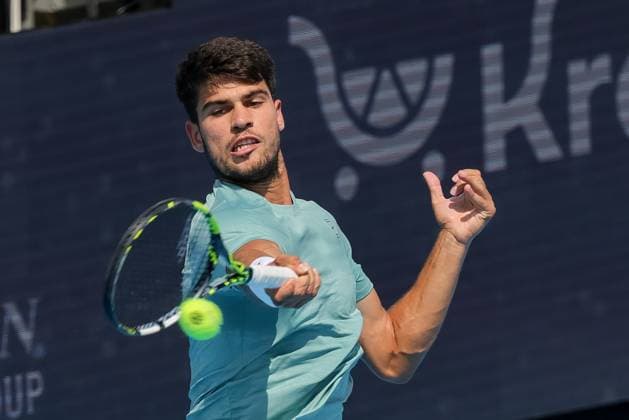 August 15, 2025, Mason, Ohio, USA: CARLOS ALCARAZ of Spain hits a forehand during the match against A. Rublev in the quarterfinals of the Cincinnati Open at the Lindner Family Tennis Center. Alcaraz won 6:3, 4:6, 7:5. Mason USA - ZUMAs304 20250815_zaf_s304_137 Copyright: xScottxStuartx