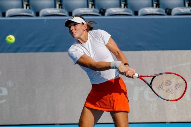 August 15, 2025, Mason, Ohio, U.S: Varvara Gracheva (FRA) hits a two-handed backhand during FridayÃ¢â‚¬â ¢s quarterfinal round of the Cincinnati Open at the Lindner Family Tennis Center, Mason, Oh. Mason U.S - ZUMAs304 20250815_zaf_s304_200 Copyright: xScottxStuartx