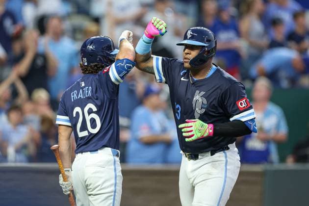 August 15, 2025: Kansas City Royals catcher Salvador Perez (13) and designated hitter Adam Frazier (26) celebrate Perez s solo home run during the fourth inning against the Chicago White Sox at Kauffman Stadium in Kansas City, MO. CSM Kansas City United States of America - ZUMAc04_ 20250815_zma_c04_235 Copyright: xDavidxSmithx