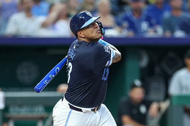 August 15, 2025: Kansas City Royals catcher Salvador Perez (13) watches his solo home run during the fourth inning against the Chicago White Sox at Kauffman Stadium in Kansas City, MO. CSM Kansas City United States of America - ZUMAc04_ 20250815_zma_c04_239 Copyright: xDavidxSmithx