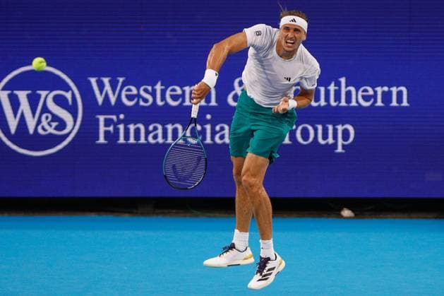 CINCINNATI, OH - AUGUST 15: Alexander Zverev of Germany serves during the quarterfinal round of the Cincinnati Open at the Lindner Family Tennis Center on August 15, 2025 in Mason, OH. (Photo by Ian Johnson Icon Sportswire) TENNIS: AUG 15 Cincinnati Open EDITORIAL USE ONLY Icon250815009