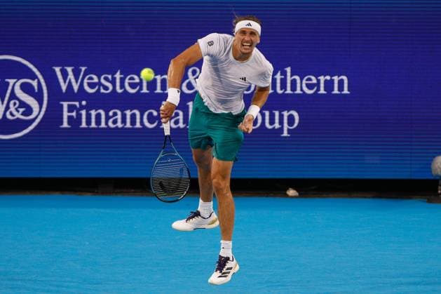 CINCINNATI, OH - AUGUST 15: Alexander Zverev of Germany serves during the quarterfinal round of the Cincinnati Open at the Lindner Family Tennis Center on August 15, 2025 in Mason, OH. (Photo by Ian Johnson Icon Sportswire) TENNIS: AUG 15 Cincinnati Open EDITORIAL USE ONLY Icon250815011