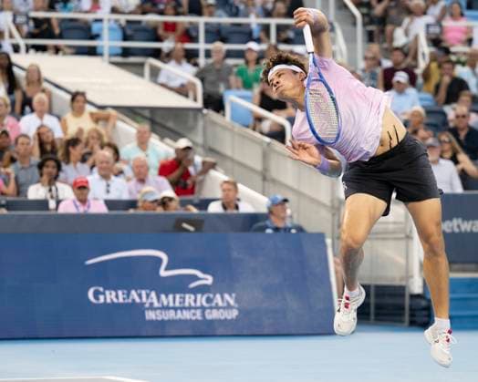 CINCINNATI, OH - AUGUST 15: Ben Shelton (USA) serves during the quarter finals in the Cincinnati Open at the Lindner Family Tennis Center on August 15, 2025 in Mason, OH. (Photo by Shelley Lipton Icon Sportswire) TENNIS: AUG 15 Cincinnati Open EDITORIAL USE ONLY Icon2508151514