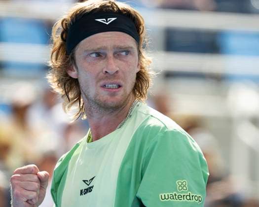 CINCINNATI, OH - AUGUST 15: Andrey Rublev (RUS) pumps his fist after winning a point during the quarter finals in the Cincinnati Open at the Lindner Family Tennis Center on August 15, 2025 in Mason, OH. (Photo by Shelley Lipton Icon Sportswire) TENNIS: AUG 15 Cincinnati Open EDITORIAL USE ONLY Icon2508151383