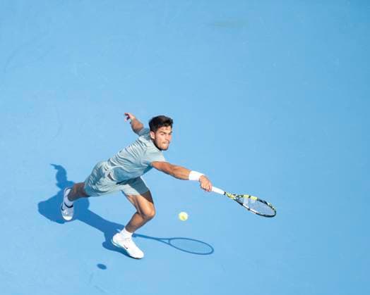 CINCINNATI, OH - AUGUST 15: Carlos Alcaraz (ESP) plays a ball while on a full stretch and run during the quarter finals in the Cincinnati Open at the Lindner Family Tennis Center on August 15, 2025 in Mason, OH. (Photo by Shelley Lipton Icon Sportswire) TENNIS: AUG 15 Cincinnati Open EDITORIAL USE ONLY Icon25081514691