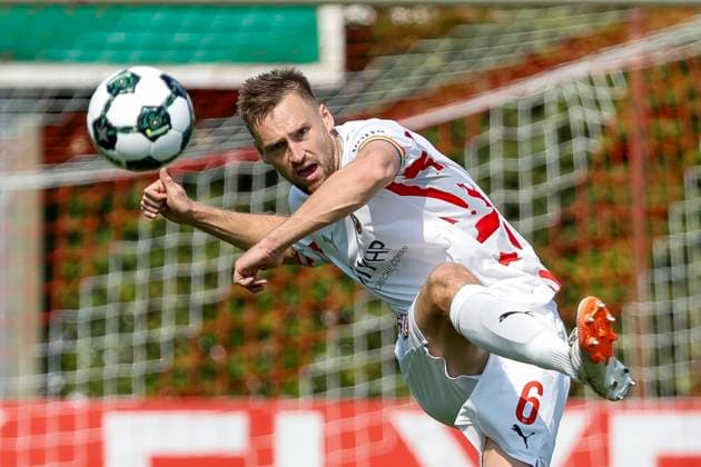 Patrick Mainka (1. FC Heidenheim, 06) am Ball , Deutschland, Fussball, DFB Pokal, 2025 2026, Bahlinger SC vs. FC Heidenheim, 16.08.2025, Kaiserstuhlstadion, Bahlingen am Kaiserstuhl, Deutschland Bahlingen am Kaiserstuhl Kaiserstuhlstadion Baden-Wuerttemberg Deutschland *** Patrick Mainka 1 FC Heidenheim, 06 on the ball , Germany, Football, DFB Pokal, 2025 2026, Bahlinger SC vs FC Heidenheim, 16 08 2025, Kaiserstuhlstadion, Bahlingen am Kaiserstuhl, Germany Bahlingen am Kaiserstuhl Kaiserstuhlstadion Baden Wuerttemberg Germany Copyright: xGrantxHubbsx