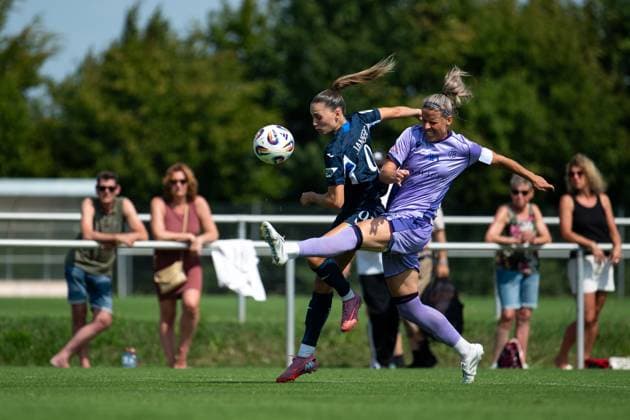 Jill Janssens TSG Hoffenheim, 09 in duel with Jana Vojtekova FC Basel, 20 , GER, TSG 1899 Hoffenheim vs FC Basel, Soccer Womens Bundesliga Test Match, Season 2025 2026, 16 08 2025 GER, TSG 1899 Hoffenheim vs FC Basel, Soccer Womens Bundesliga Test Match, Season 2025 2026, 16 08 2025 St Leon Copyright: xEibner-Pressefoto Memmlerx EP_MMR