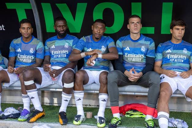 12.08.2025, Tivoli Stadion, Innsbruck, AUT, Testspiel, WSG Tirol vs Real Madrid, im Bild v.l. Rodrygo (Madrid), Antonio Rüdiger (Madrid), David Alaba (Madrid), Torwart Andriy Lunin (Madrid), Eduardo Camavinga (Madrid) v.l. Rodrygo (Madrid), Antonio Rüdiger (Madrid), David Alaba (Madrid), Torwart Andriy Lunin (Madrid), Eduardo Camavinga (Madrid) during an International Friendly, Länderspiel, Nationalmannschaft match between WSG Tirol and Real Madrid Tivoli Stadion in Innsbruck, Austria on 2025 08 12. Expa Innsbruck *** 12 08 2025, Tivoli Stadion, Innsbruck, AUT, Test match, WSG Tirol vs Real Madrid, pictured f l Rodrygo Madrid , Antonio Rüdiger Madrid , David Alaba Madrid , goalkeeper Andriy Lunin Madrid , Eduardo Camavinga Madrid f l Rodrygo Madrid , Antonio Rüdiger Madrid , David Alaba Madrid , goalkeeper Andriy Lunin Madrid , Eduardo Camavinga Madrid during an international friendly match between WSG Tirol and Real Madrid Tivoli Stadion in Innsbruck, Austria on 2025 08 12 Expa Innsbruck  EP_gro