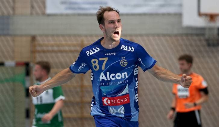 16 08 2025, xfsx, Men, Handball, Season 2025 2026, DHB Cup, 1 round Woelfe Wuerzburg TV Grosswalstadt f li Maxim Schalles TV Grosswallstadt cheers, single image Rimpar triple sports hall Bavaria Germany
