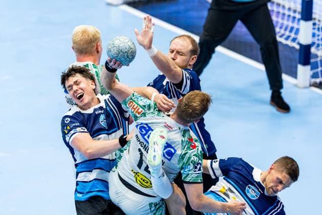 16 08 2025, GER, Handball, Men, Season 25 26, Wartburg Cup, ThSV Eisenach SC Magdeburg Tillman Leu ThSV Eisenach,99 Peter Walz ThSV Eisenach,14 99817 Eisenach Werner Assmann Halle Am Sportp Thueringen Germany