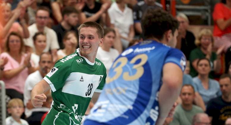 16 08 2025, xfsx, Men, Handball, Season 2025 2026, DHB Cup, 1 round Woelfe Wuerzburg TV Grosswalstadt f left Malte Dederding Woelfe Wuerzburg cheers, Tobias Buck TV Grosswallstadt Rimpar Dreifachsporthalle Bayern Germany
