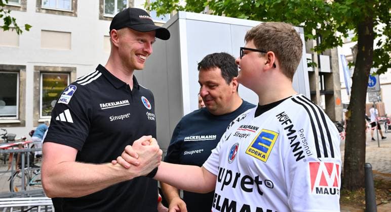 16 08 2025 Handball 1 Bundesliga Season 2025 2026 HC Erlangen HCE Event Season Opening xwoxzix Sebastian Firnhaber 18, HC Erlangen HCE with fan
