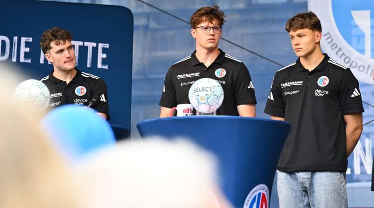 16 08 2025 Handball 1 Bundesliga Season 2025 2026 HC Erlangen HCE Event Season Opening xwoxzix David Sehnke HCE Lukas Frank 25, HC Erlangen HCE Maxsim Lochmann 85, HC Erlangen HCE