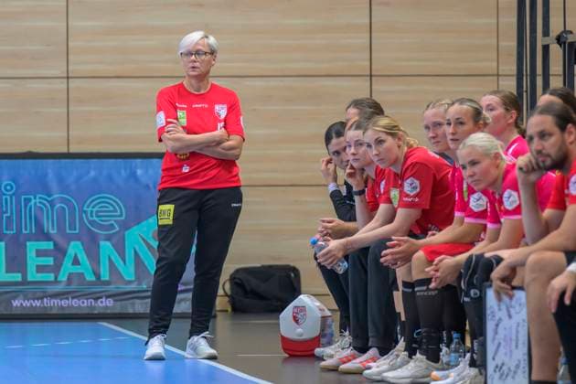 Coach Ines Seidel Halle , Wildcats Bank, SV Union Halle Neustadt HC Leipzig, Handball Women, Bundesliga, Halle Saale Cup, Final, Season 2025 26, 16 08 2025 Halle SWH Arena Sachsen Anhalt Germany
