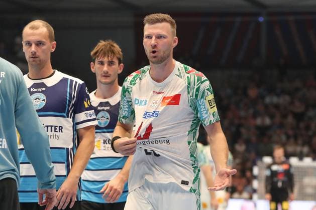 16 08 2025, xgox, Handball Wartburg Cup ThSV Eisenach SC Magdeburg emspor, v l Philipp Weber Magdeburg, 20 Complains, complains, scolds Eisenach