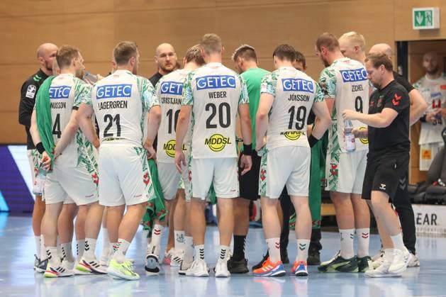 16 08 2025, xgox, Handball Wartburg Cup ThSV Eisenach SC Magdeburg emspor, v l Magdeburg in team circle Eisenach