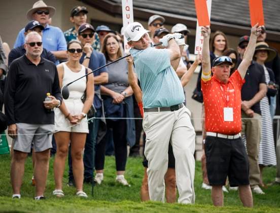 August 16, 2025, Calgary, Ab, CANADA: Tommy Gainey, of the United States, hits a tee shot on the first hole during the PGA, Golf Herren Tour Champions golf event in Calgary, Alta., Saturday, Aug. 16, 2025. Tommy Gainey  - ZUMAc35_ 20250816_zaf_c35_077 Copyright: xJeffxMcintoshx