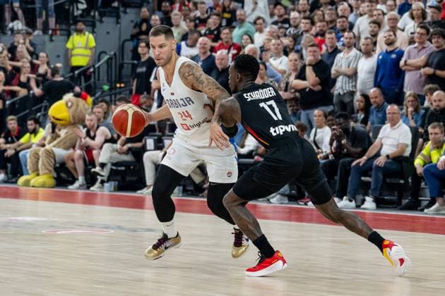 Stefan Jovic Serbia, 24 vs Dennis Schroeder Germany, 17 GER, Germany vs Serbia, Basketball, DBB Turkish Airlines Supercup 2025, Final, 16 08 2025 GER, Germany vs Serbia, Basketball, DBB Turkish Airlines Supercup 2025, Final, 16 08 2025 Munich Copyright: xEibner-Pressefoto HeikexFeinerx EP_HFR