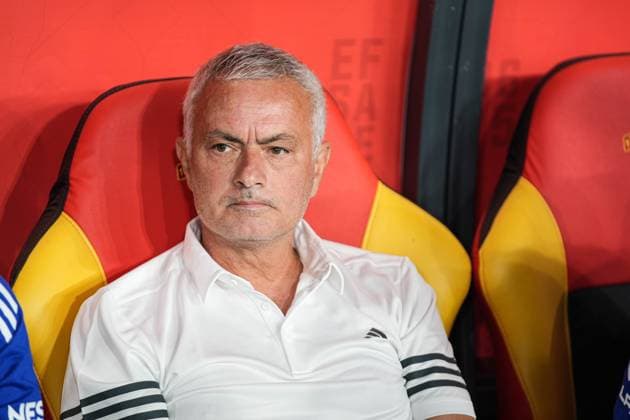Goztepe v Fenerbahce - Turkish Super Lig IZMIR, TURKIYE - AUGUST 16: Head Coach of Fenerbahce Jose Mourinho follows the Turkish Super Lig second-week football match between Fenerbahce and Goztepe at Gursel Aksel Stadium in Izmir, Turkiye on August 16, 2025. Berkan Cetin Anadolu Izmir Turkey. Editorial use only. Please get in touch for any other usage.  Copyright: x2025xAnadoluxBerkanxCetinx