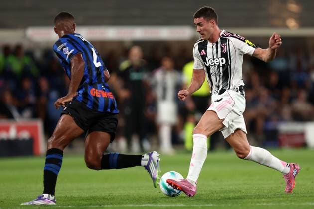 Atalanta Bc - Juventus Fc Dusan Vlahovic of Juventus Fc in action during the friendly match beetween Atalanta Bc and Juventus Fc at Gewiss Stadium on August 16, 2025 in Bergamo, Italy . Bergamo Gewiss Stadium Italy Copyright: xMarcoxCanonierox