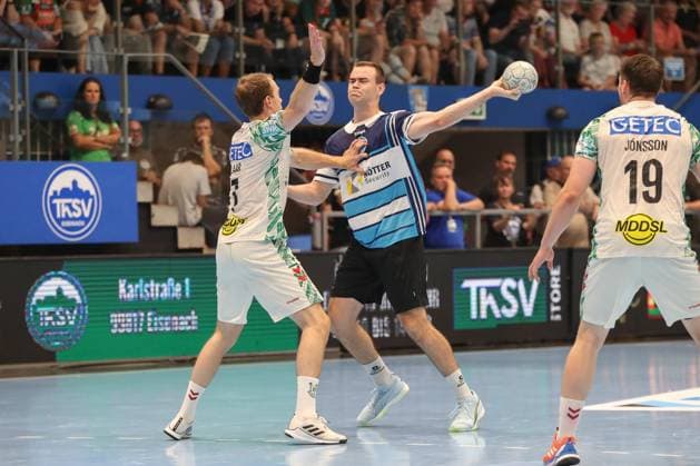 16 08 2025, xgox, Handball Wartburg Cup ThSV Eisenach SC Magdeburg emspor, v l Max Beneke Eisenach, 9 throws goal, Torschuetze, erzielt Tor, Treffer, scores the goal Eisenach