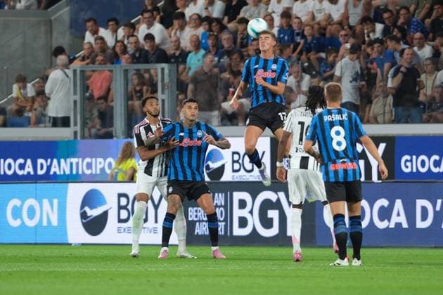 CALCIO - Amichevole - XXVI Bortolotti Trophy - Atalanta BC vs Juventus FC Charles De Ketelaere of Atalanta BC 1907 during the soccer match between Atalanta BC and Juventus FC valid for XXVI edition of Achille and Cesare Bortolotti Trophy at Bergamo Stadium on August 16, 2025, Bergamo, Italy. Bergamo Italy  Copyright: xIPAxSport ABACAx