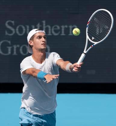 August 16, 2025: Terence Atmane (FRA) loses to Jannik Sinner (ITA) 7-6, 6-2, at the Cincinnati Open being played at Lindner Family Tennis Center in Mason, Ohio, {USA} Ã‚ Tennisclix Cal Media Mason USA - ZUMAc04_ 20250816_zma_c04_073 Copyright: xLesliexBillmanx