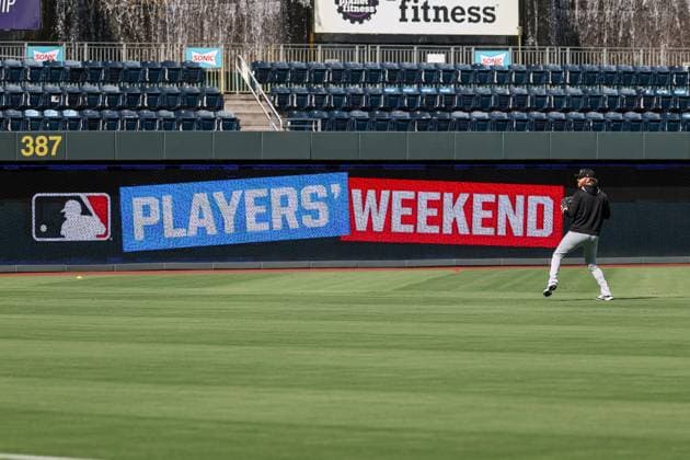 August 16, 2025: Chicago White Sox relief pitcher Steven Wilson (36) warms up before a game against the Kansas City Royals on Players Weekend at Kauffman Stadium in Kansas City, MO. CSM Kansas City United States of America - ZUMAc04_ 20250816_zma_c04_082 Copyright: xDavidxSmithx