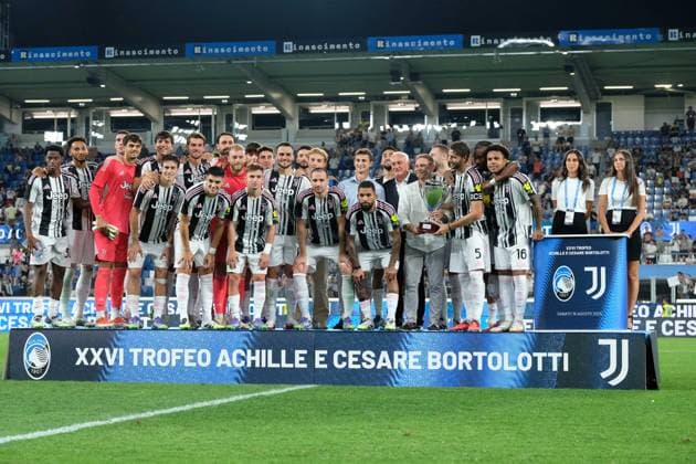 CALCIO - Amichevole - XXVI Bortolotti Trophy - Atalanta BC vs Juventus FC Juventus FC Team celebrates the victory of XXVI edition of Achille and Cesare Bortolotti Trophy at Bergamo Stadium on August 16, 2025, Bergamo, Italy. Bergamo Italy  Copyright: xIPAxSport ABACAx