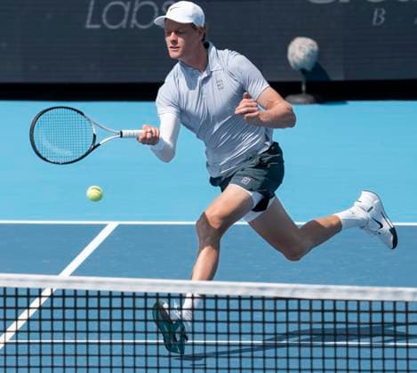 August 16, 2025: Terence Atmane (FRA) loses to Jannik Sinner (ITA) 7-6, 6-2, at the Cincinnati Open being played at Lindner Family Tennis Center in Mason, Ohio, {USA} Ã‚ Tennisclix Cal Media Mason USA - ZUMAc04_ 20250816_zma_c04_065 Copyright: xLesliexBillmanx