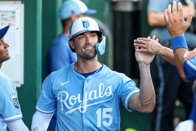 August 16, 2025: Kansas City Royals designated hitter Randal Grichuk (15) celebrates scoring a run with teammates during the second inning against the Chicago White Sox at Kauffman Stadium in Kansas City, MO. CSM Kansas City United States of America - ZUMAc04_ 20250816_zma_c04_137 Copyright: xDavidxSmithx